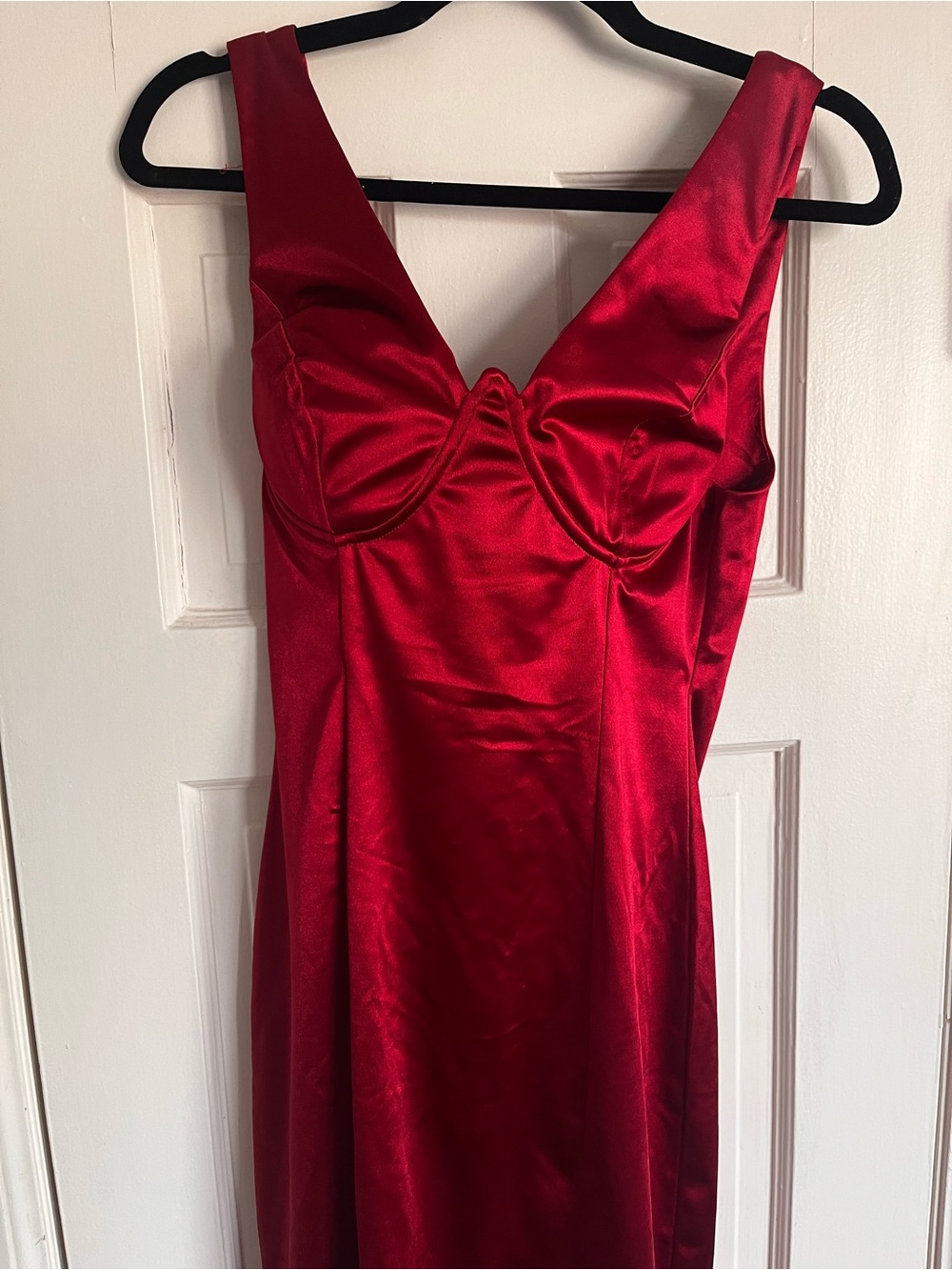 NWT Eden Satin Midi V-Neck Women’s Dress